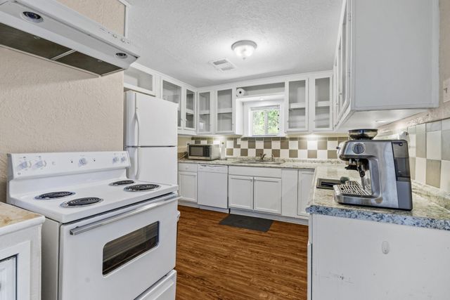 10600 Turkey Bend DR, Jonestown, TX 78645