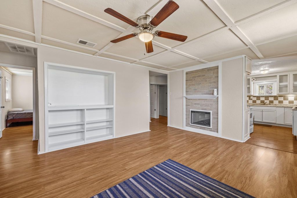 10600 Turkey Bend DR, Jonestown, TX 78645