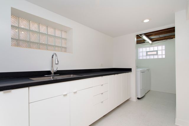 5154 S Nordica Avenue, Chicago, IL 60638