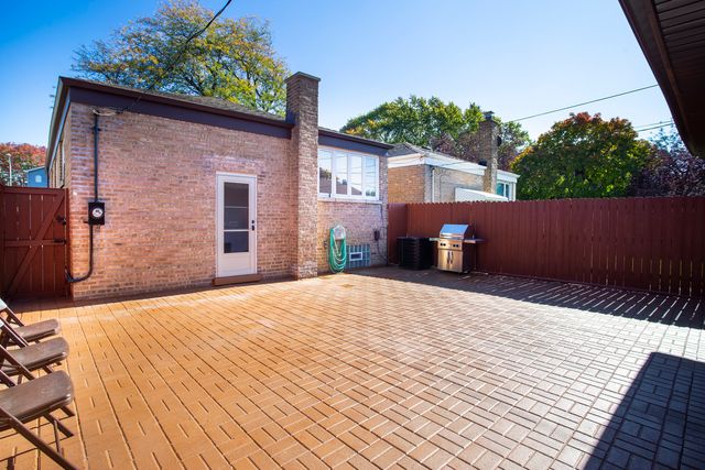 5154 S Nordica Avenue, Chicago, IL 60638