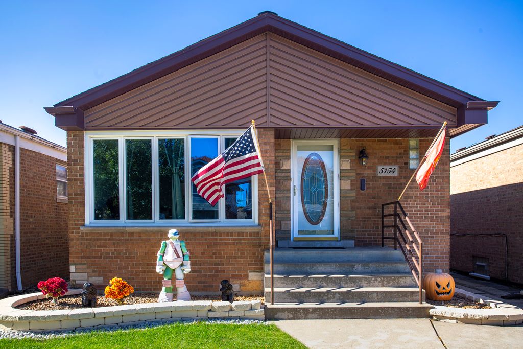 5154 S Nordica Avenue, Chicago, IL 60638