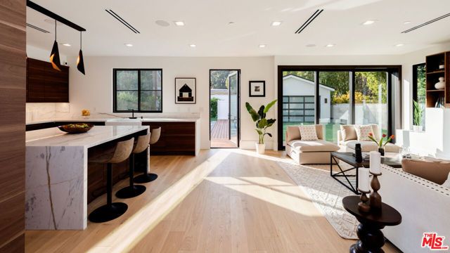 4153 Vantage Avenue, Studio City (los Angeles), CA 91604