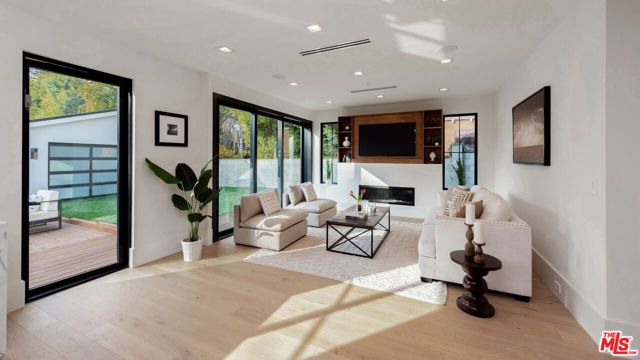 4153 Vantage Avenue, Studio City (los Angeles), CA 91604