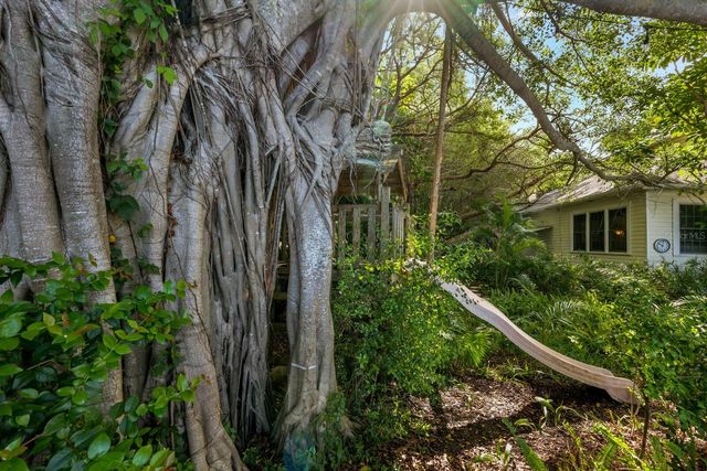 3301 BAY SHORE ROAD, Sarasota, FL 34234