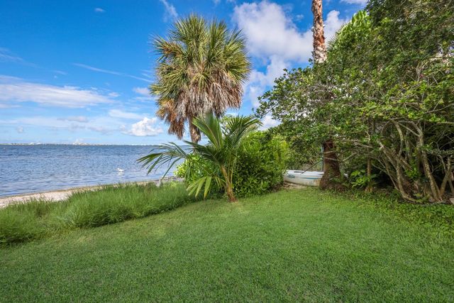 3301 BAY SHORE ROAD, Sarasota, FL 34234