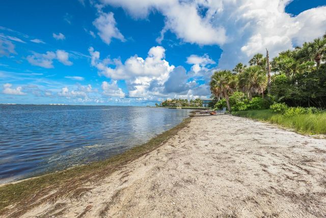 3301 BAY SHORE ROAD, Sarasota, FL 34234