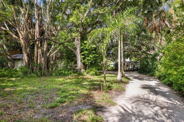 3301 BAY SHORE ROAD, Sarasota, FL 34234
