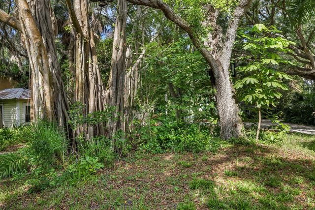 3301 BAY SHORE ROAD, Sarasota, FL 34234