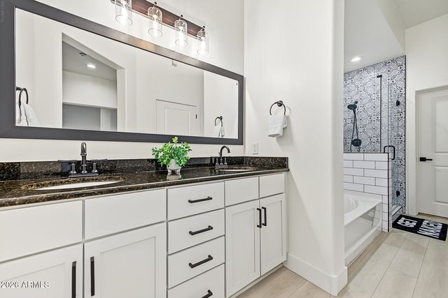 945 E PLAYA DEL NORTE Drive 2007, Tempe, AZ 85288