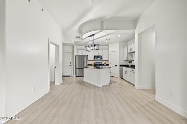 945 E PLAYA DEL NORTE Drive 2007, Tempe, AZ 85288