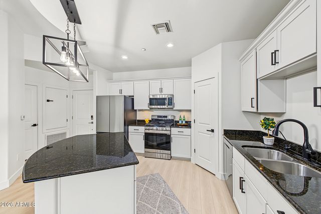 945 E PLAYA DEL NORTE Drive 2007, Tempe, AZ 85288
