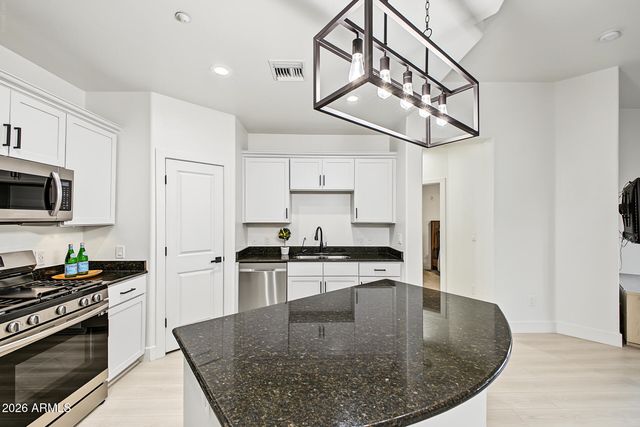 945 E PLAYA DEL NORTE Drive 2007, Tempe, AZ 85288