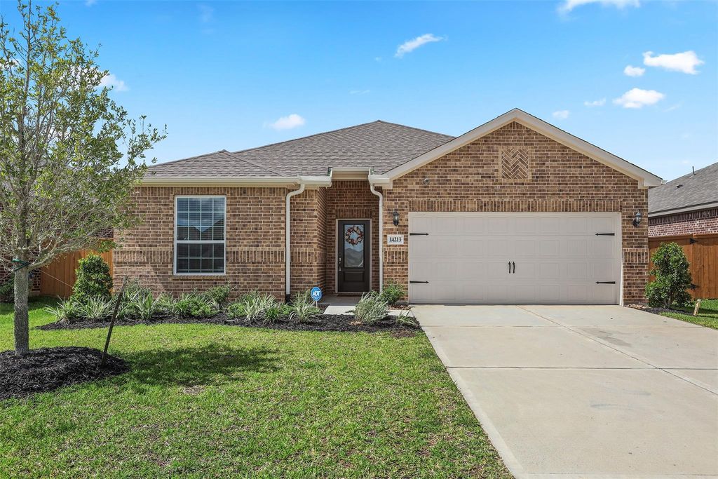 14213 Freeboard Drive, Texas City, TX 77510
