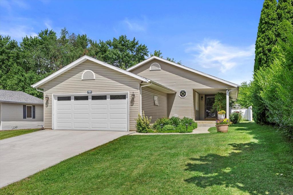 6211 236th AVENUE, Salem, WI 53168