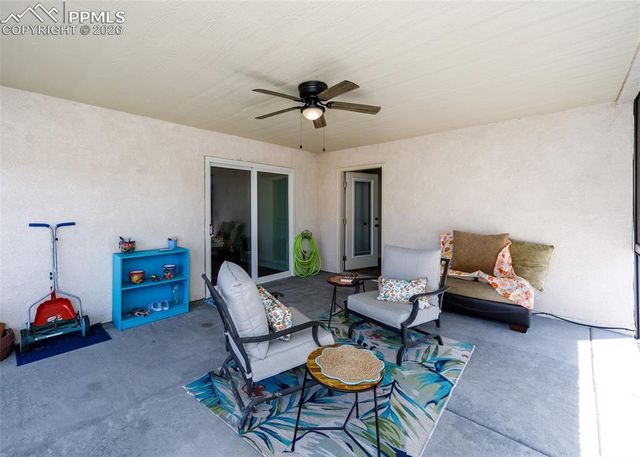 717 Edna Lane, Pueblo, CO 81005