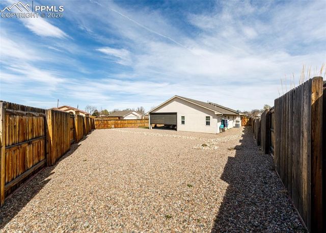 717 Edna Lane, Pueblo, CO 81005