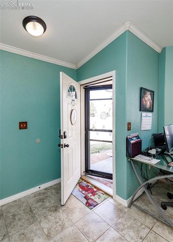 717 Edna Lane, Pueblo, CO 81005