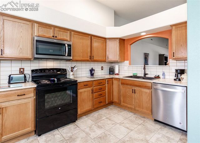 717 Edna Lane, Pueblo, CO 81005