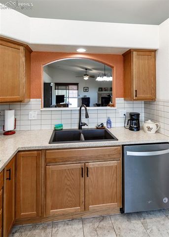 717 Edna Lane, Pueblo, CO 81005