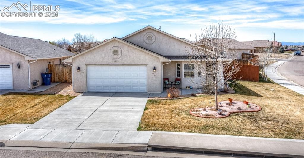 717 Edna Lane, Pueblo, CO 81005