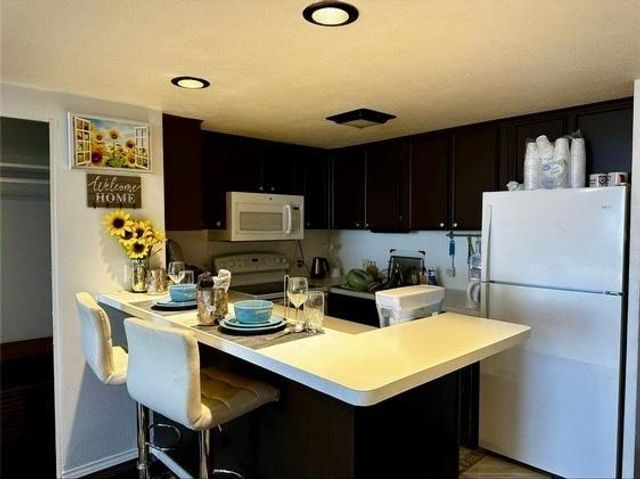 7520 Hornwood Drive 906, Houston, TX 77036