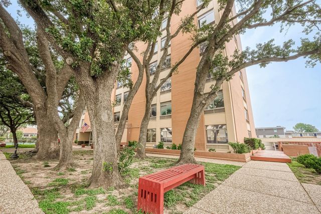 7520 Hornwood Drive 906, Houston, TX 77036