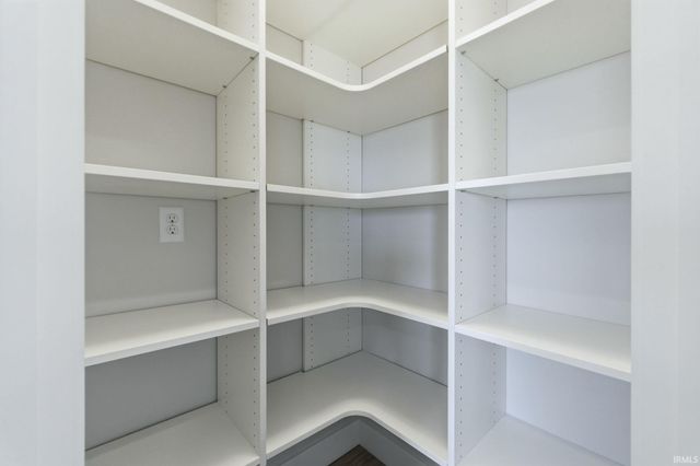 1572 Lagonda Trail, Fort Wayne, IN 46818