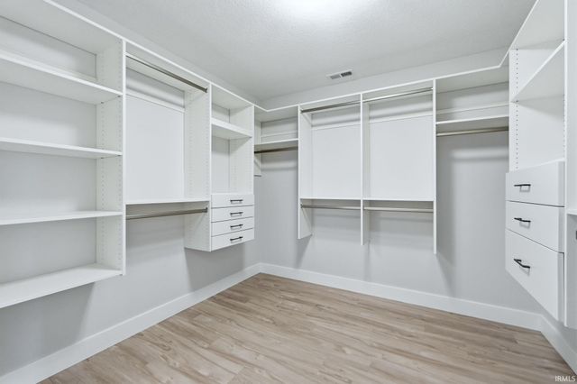 1572 Lagonda Trail, Fort Wayne, IN 46818