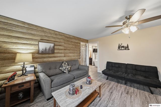 7231 S 30th Place, Lincoln, NE 68516