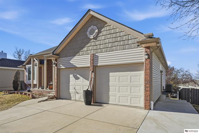 7231 S 30th Place, Lincoln, NE 68516