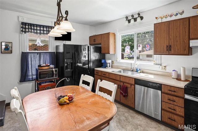 1324 Lebanon Avenue, Belleville, IL 62221