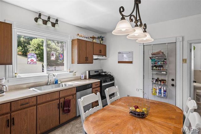1324 Lebanon Avenue, Belleville, IL 62221