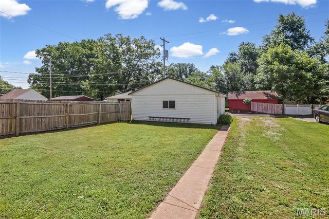1324 Lebanon Avenue, Belleville, IL 62221