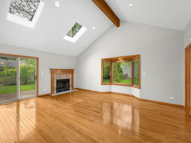 1390 River Oak Drive, Naperville, IL 60565