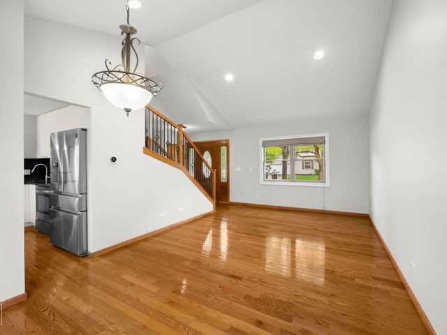 1390 River Oak Drive, Naperville, IL 60565