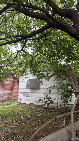 4456 S Compton Avenue, St Louis, MO 63111