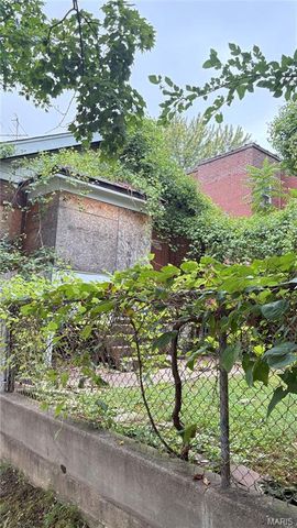4456 S Compton Avenue, St Louis, MO 63111