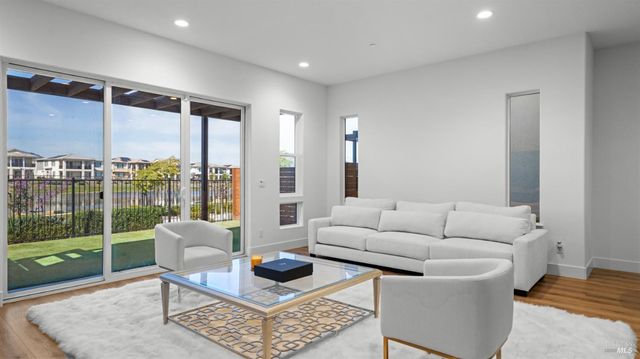 2409 Waterside Dr, Fairfield, CA 94533