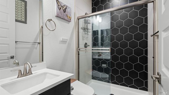 2409 Waterside Dr, Fairfield, CA 94533