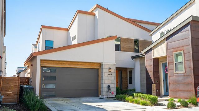 2409 Waterside Dr, Fairfield, CA 94533
