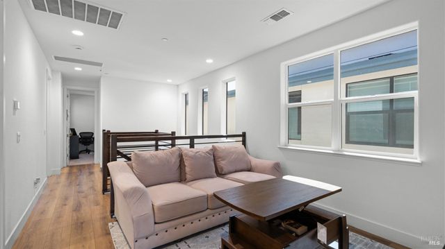 2409 Waterside Dr, Fairfield, CA 94533