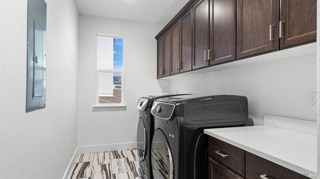 2409 Waterside Dr, Fairfield, CA 94533