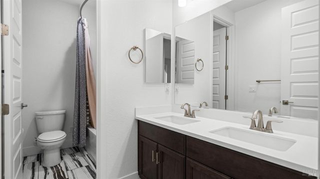 2409 Waterside Dr, Fairfield, CA 94533