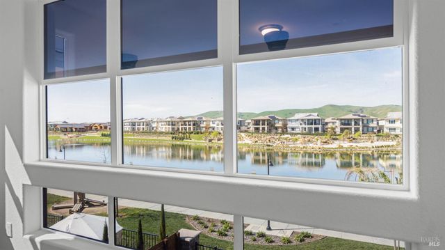 2409 Waterside Dr, Fairfield, CA 94533