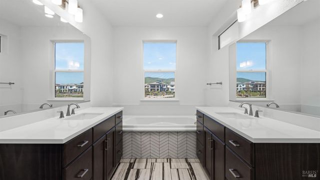 2409 Waterside Dr, Fairfield, CA 94533