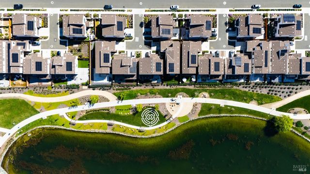 2409 Waterside Dr, Fairfield, CA 94533