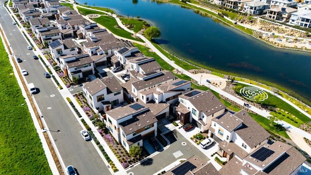 2409 Waterside Dr, Fairfield, CA 94533