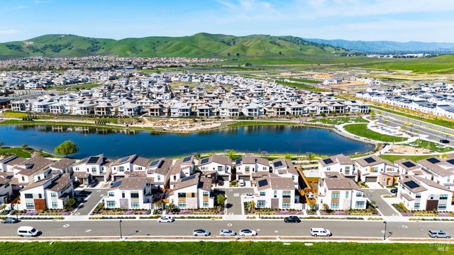 2409 Waterside Dr, Fairfield, CA 94533