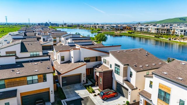 2409 Waterside Dr, Fairfield, CA 94533