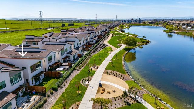 2409 Waterside Dr, Fairfield, CA 94533